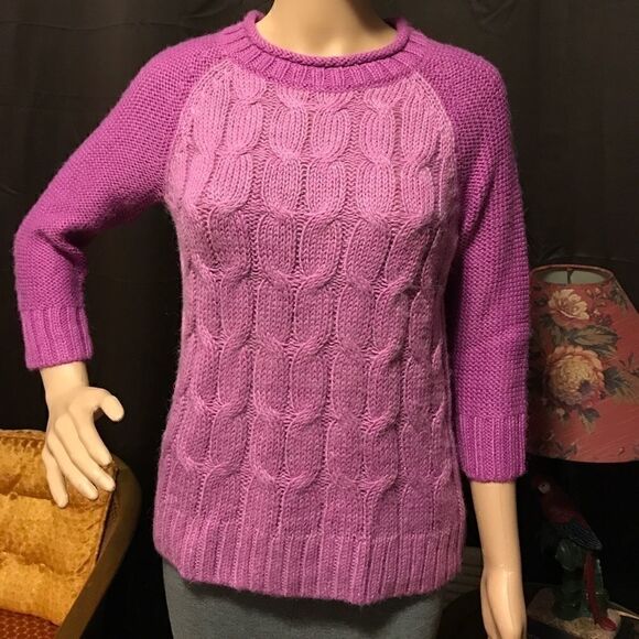 Mossimo sweater   - Picture 1 of 6